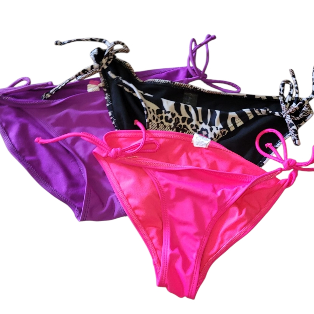 Bundle of 3 string bikini bottoms Size M